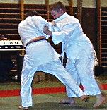 Erster Judo-Kampf fr Niklas (rechts im Bild)